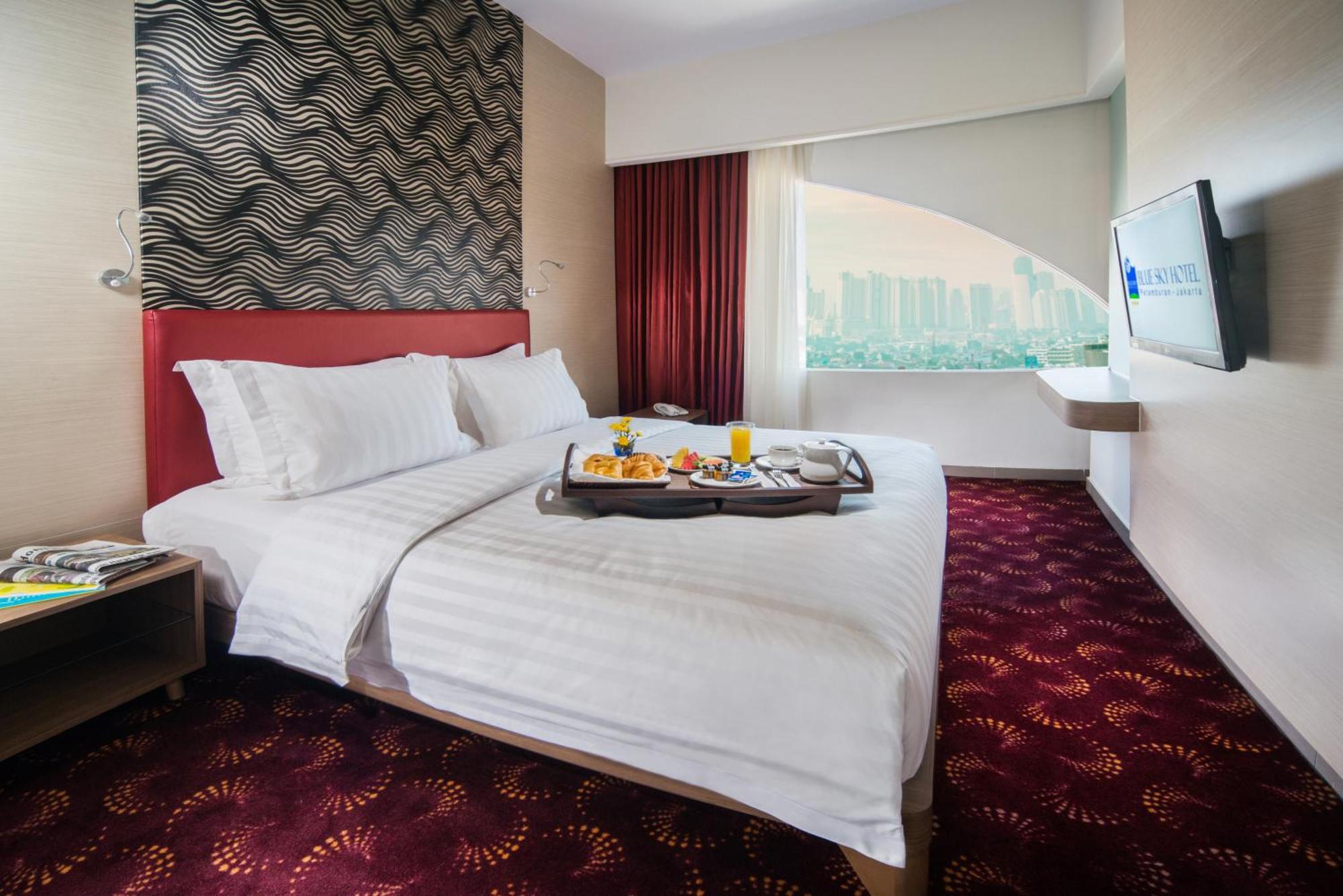 Blue Sky Hotel Petamburan Джакарта Экстерьер фото