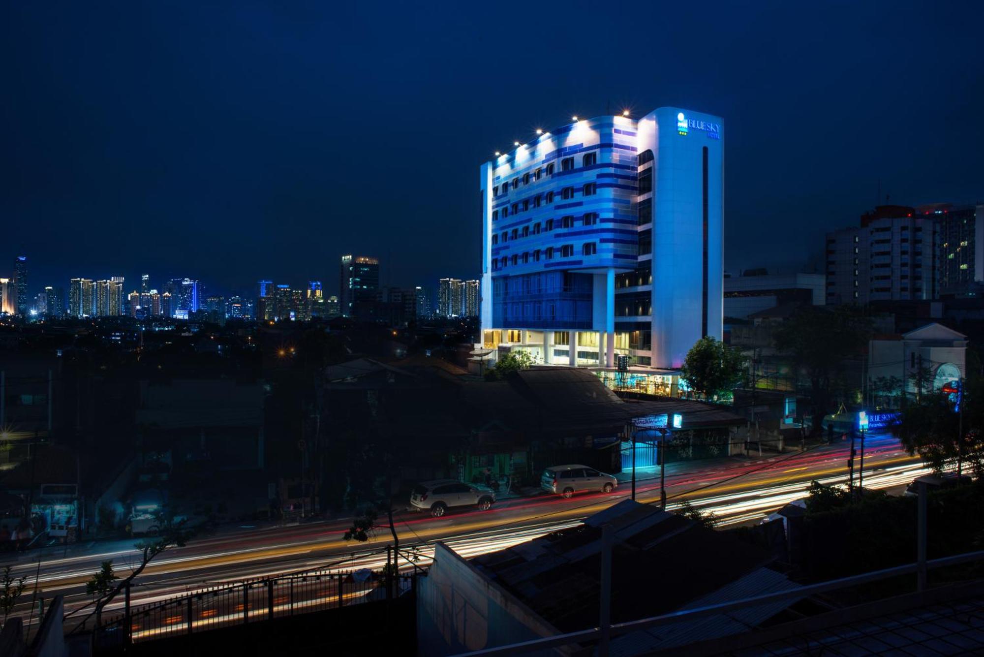 Blue Sky Hotel Petamburan Джакарта Экстерьер фото