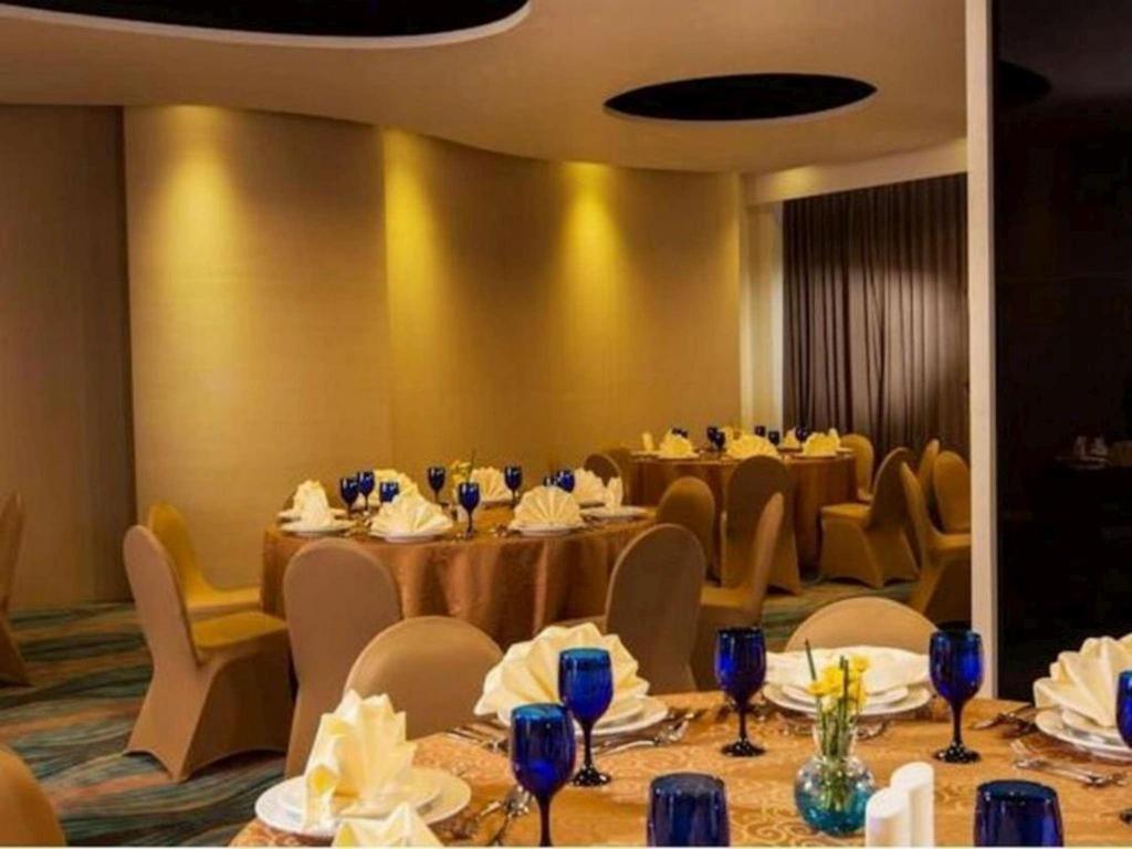 Blue Sky Hotel Petamburan Джакарта Экстерьер фото