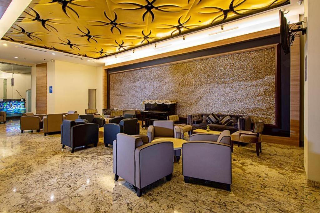 Blue Sky Hotel Petamburan Джакарта Экстерьер фото